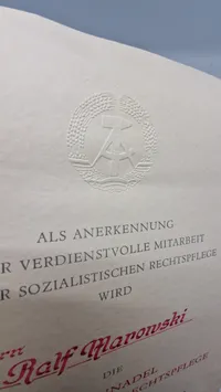 DDR Original Für ausgezeichnete Leistungen med urkunde
