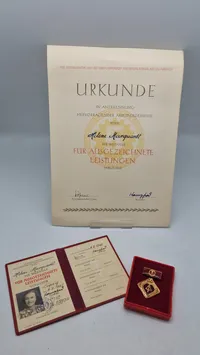 Original Aktivist der sozialistischen Arbeit, med urkunde samt id kort