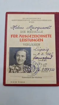 Original Aktivist der sozialistischen Arbeit, med urkunde samt id kort