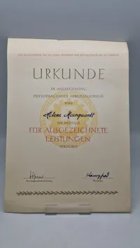 Original Aktivist der sozialistischen Arbeit, med urkunde samt id kort