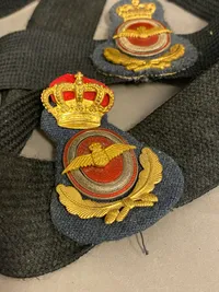 Samling huebånd fra det danske flyvevåben