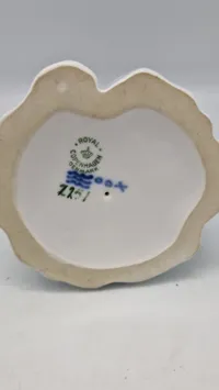 "Amagerpige" fra Royal Copenhagen, designet af Carl Martin-Hansen