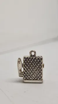 Vedhæng af 925 sterlingsølv, forstillende spillemaskine
