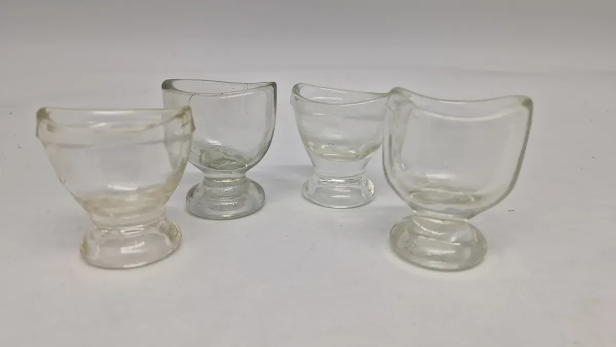 Samling øjnskylle glas