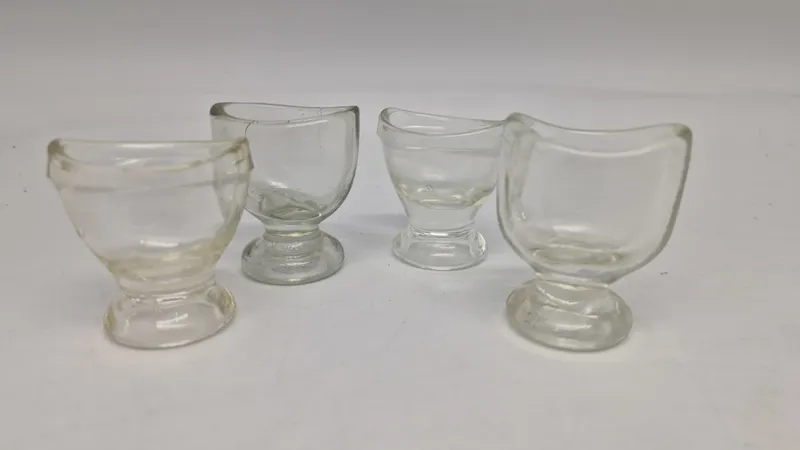 Samling øjnskylle glas