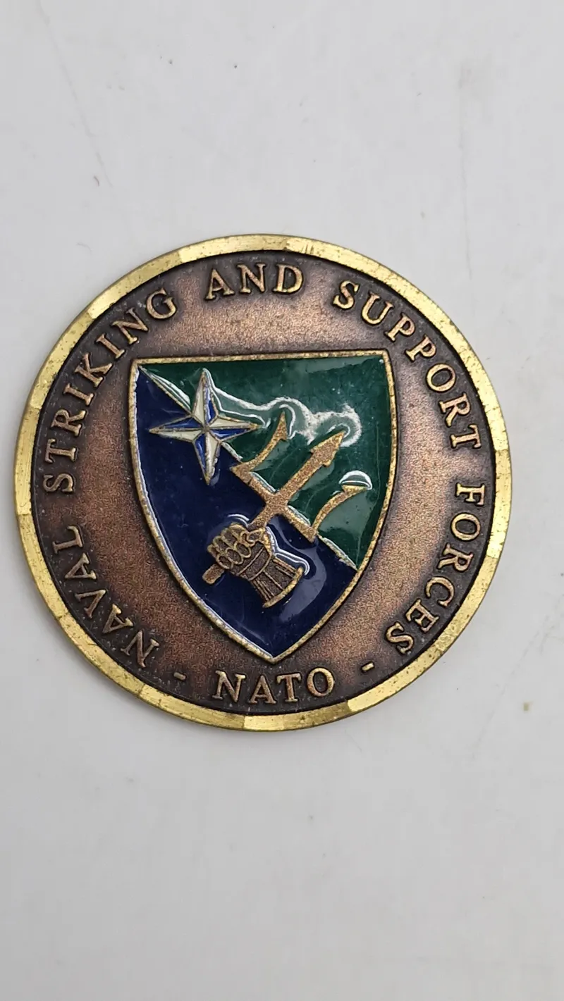 Original "challenge coin" fra Naval Striking and Support Forces NATO (STRIKFORNATO)