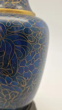 Kinesisk Cloisonne vase med fod
