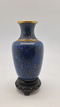 Kinesisk Cloisonne vase med fod