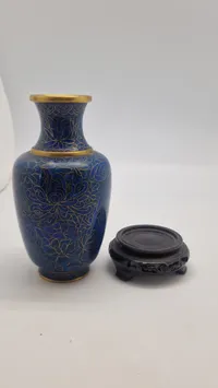 Kinesisk Cloisonne vase med fod