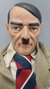 Ældre Hitler dukke