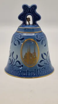 Bing & Grøndahls årsklokke fra 1974. Den er den første i en serie af årsklokker, som blev udgivet fra 1974 til 1987