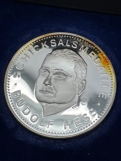 erindringsmønt med et portræt af Rudolf Hess. 25 gram rent Sølv
