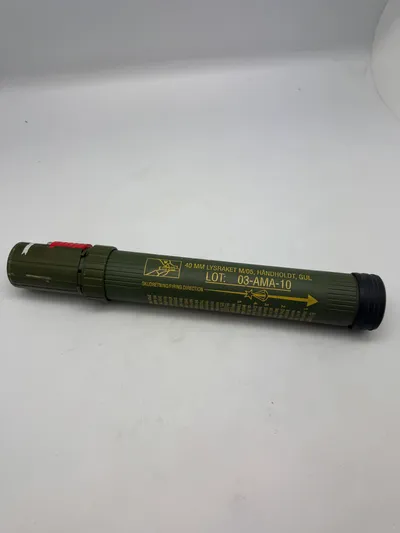 Originalt rør fra 40 mm håndholdt lysraket M/05 - deaktiveret