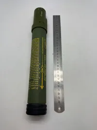 Originalt rør fra 40 mm håndholdt lysraket M/05 - deaktiveret