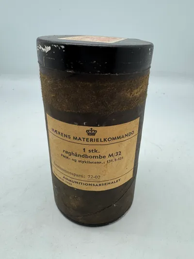 Original hylster for røghåndbombe M/32