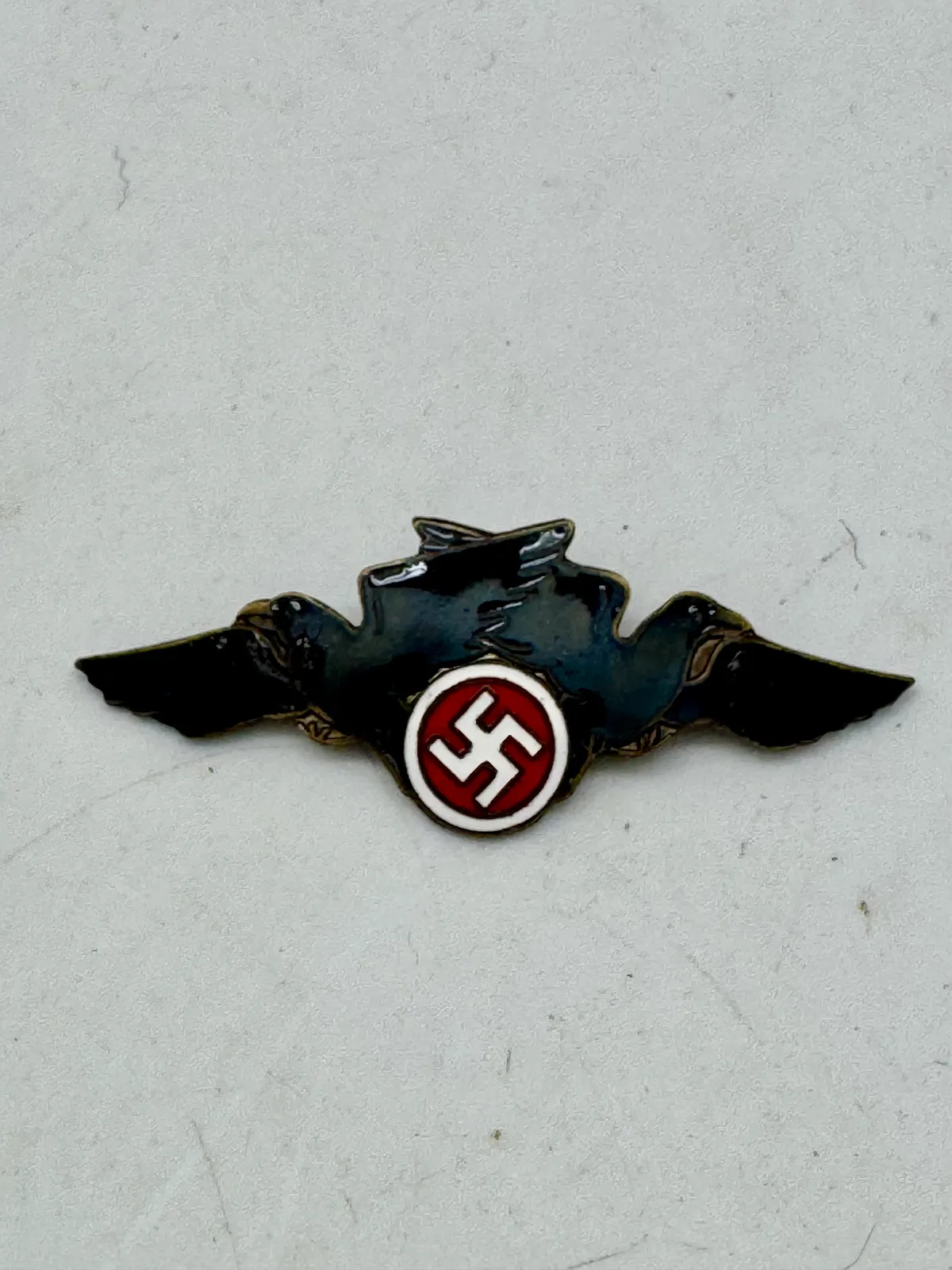 Ekstremt sjældent originalt D.N.S.A.P ravnemærke