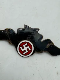 Ekstremt sjældent originalt D.N.S.A.P ravnemærke