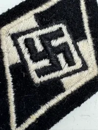 Originalt  SS Former Member Hitler Youth Sleeve Diamond (Vorigmitglied HJ Ärmelabzeichen)