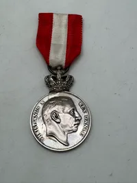 Sjælden original Kong Christian X's Frihedsmedaille, 
også kendt som "Pro Dania"-medaljen, som blev indstiftet den 5. maj 1946