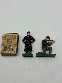 Figurer, hvoraf den ene forstiller Rommel. Efterkrigs