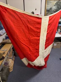 Kæmpe dannebrogsflag fra tiden omkring 2.verdenskrig