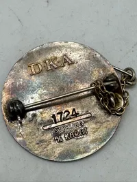 Original broche af emaljeret sterlingsølv for sygehjælpere