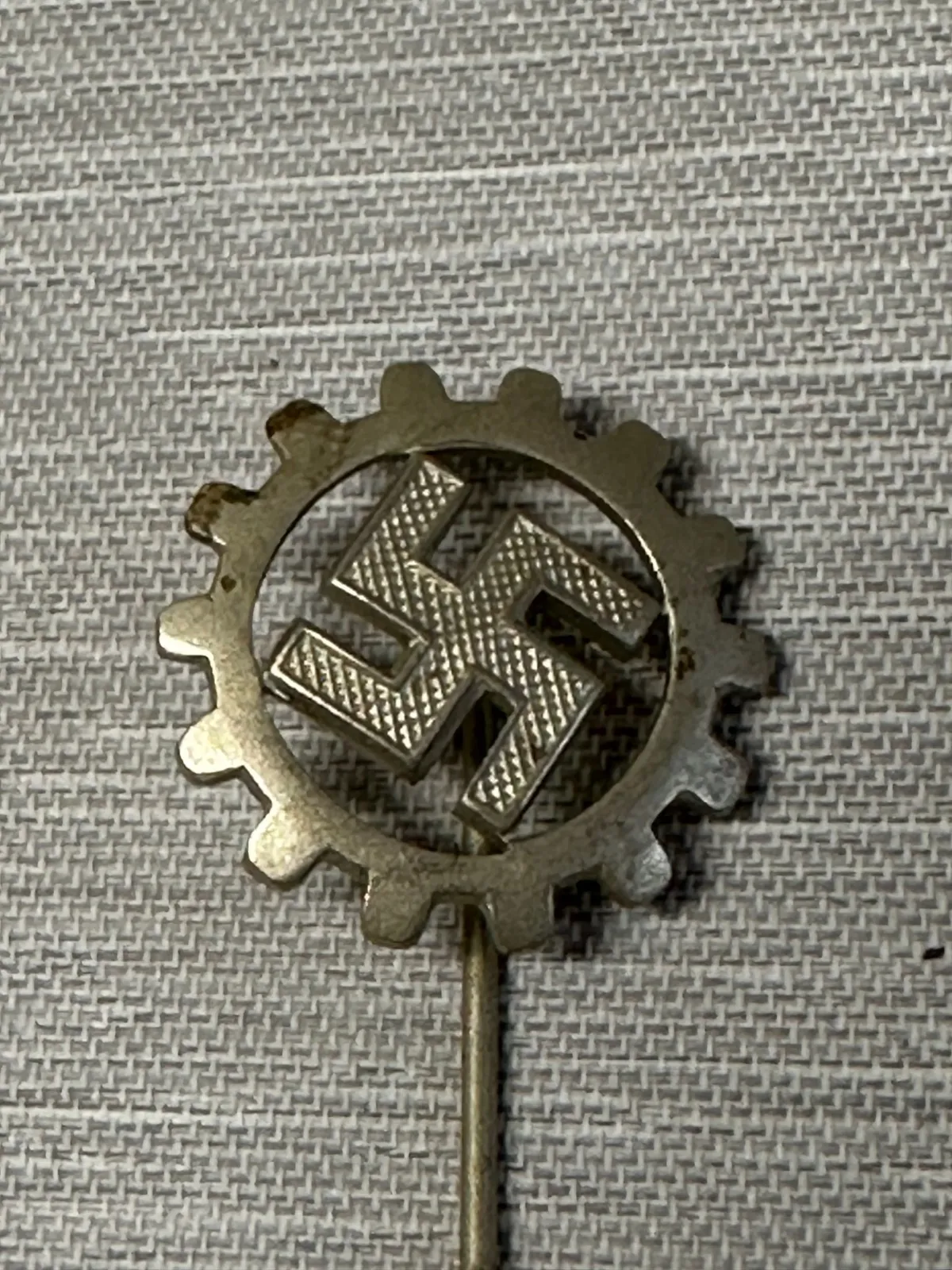 Original RAD pin, godt stemplet