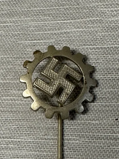Original RAD pin, godt stemplet