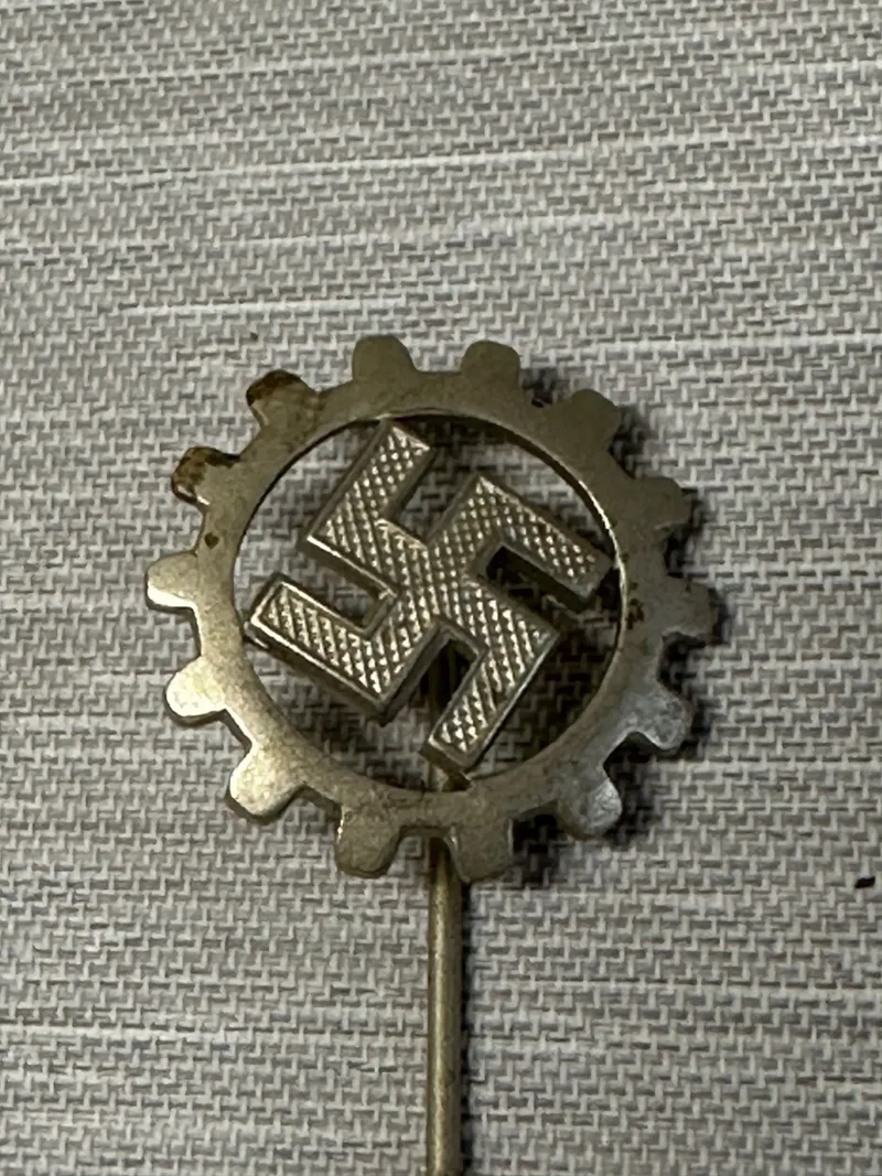 Original RAD pin, godt stemplet