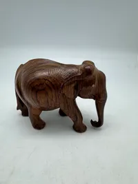 Elefant af mahogni