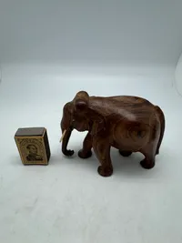 Elefant af mahogni