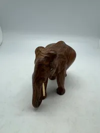 Elefant af mahogni