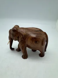 Elefant af mahogni