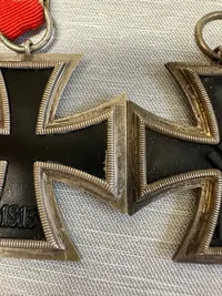 Originalt Jernkors 2 klasse WW2 umærket: Arbeitsgemeinschaft der Hanauer Plakettenhersteller. overstørelse