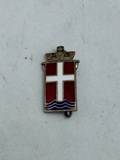 Dansk nationalpin af emaljeret sterlingsølv