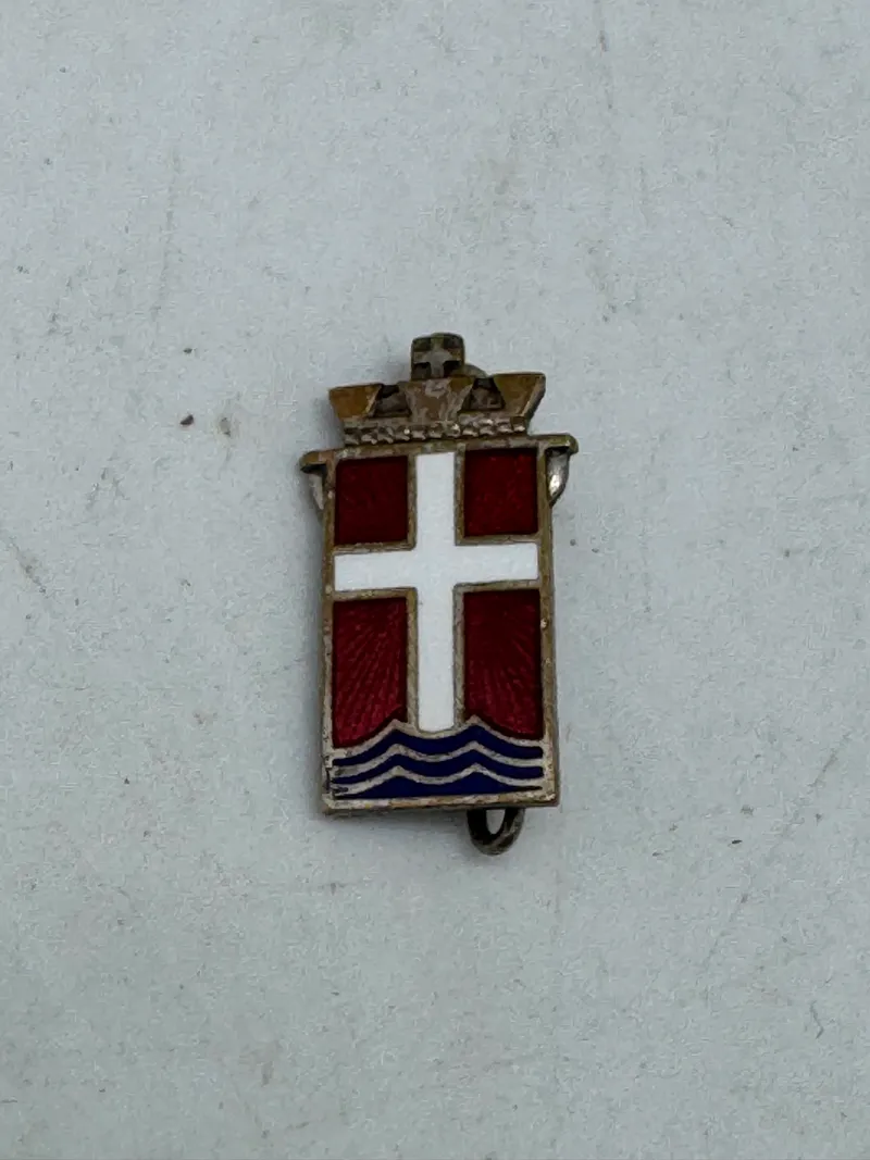 Dansk nationalpin af emaljeret sterlingsølv
