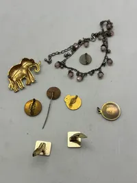 Samling diverse pins mm.