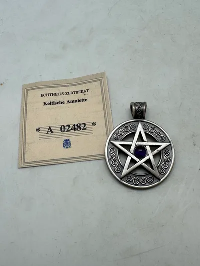 Keltisk amulet med certifikat