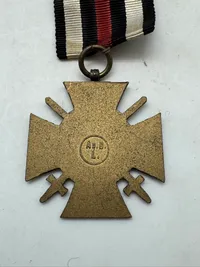 Originalt Ehrenkreuz mit Schwertern für Frontkämpfer 1914-1918 –