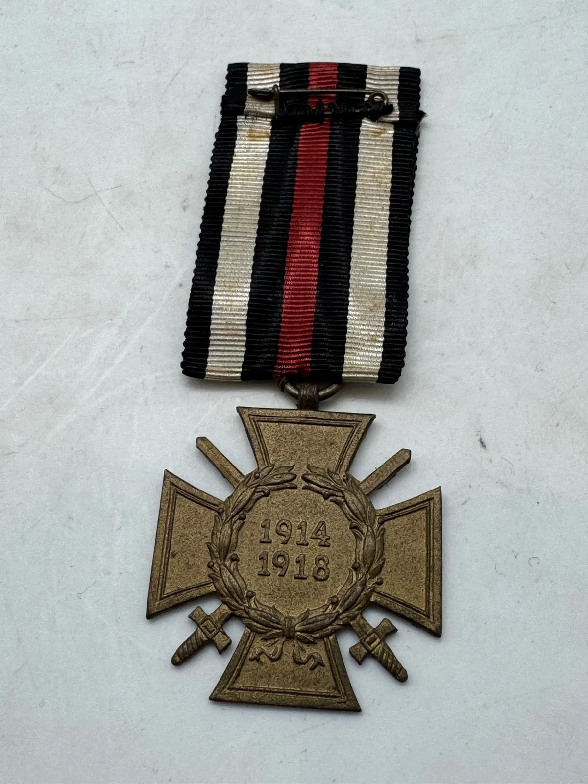 Originalt Ehrenkreuz mit Schwertern für Frontkämpfer 1914-1918 –