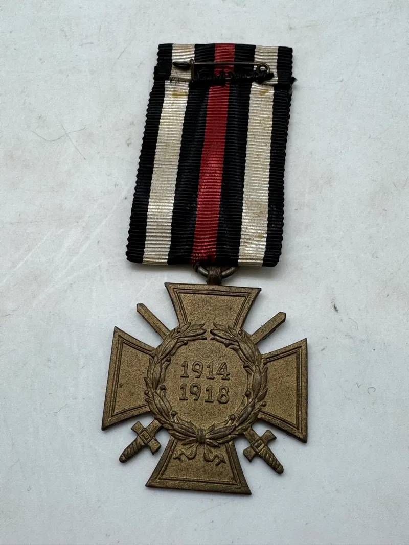 Originalt Ehrenkreuz mit Schwertern für Frontkämpfer 1914-1918 –