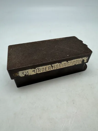 200 grams sprænglegme model 1947 til undervisningsbrug (Tom for sprængstof)