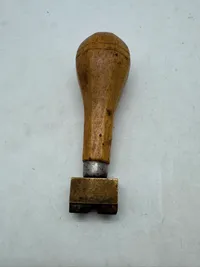 Ældre Militært Uniformsstempel