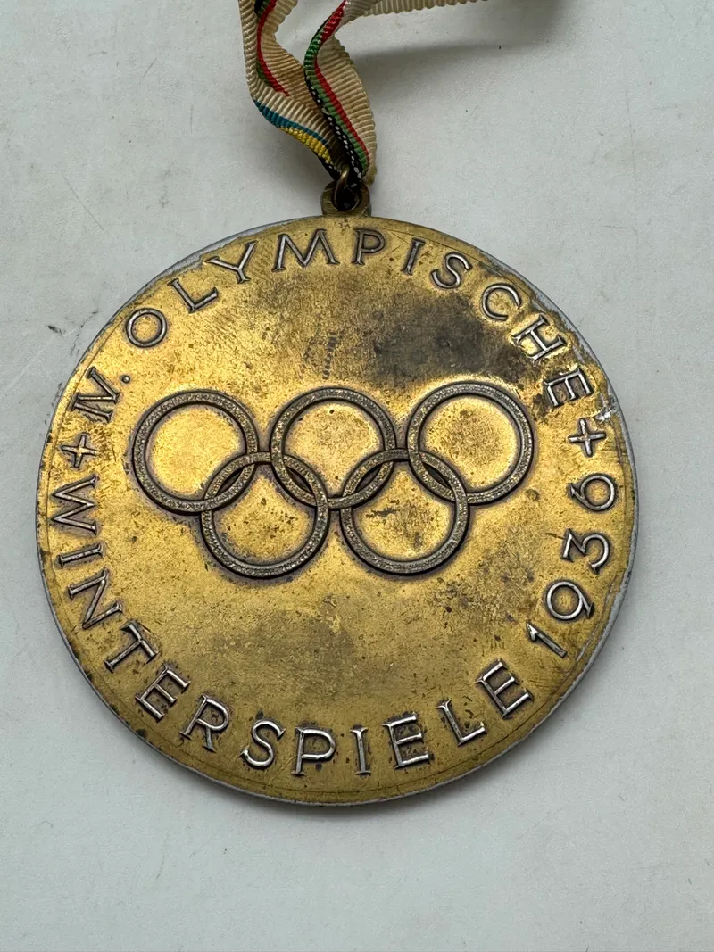 Medalje fra vinter-OL 1936, som blev afholdt i Garmisch-Partenkirchen, Tyskland