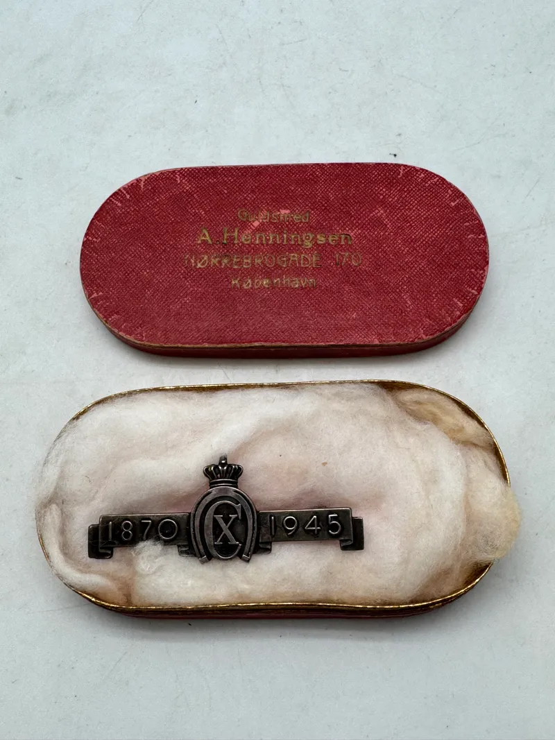 Original Kong Christian X broche, sølv