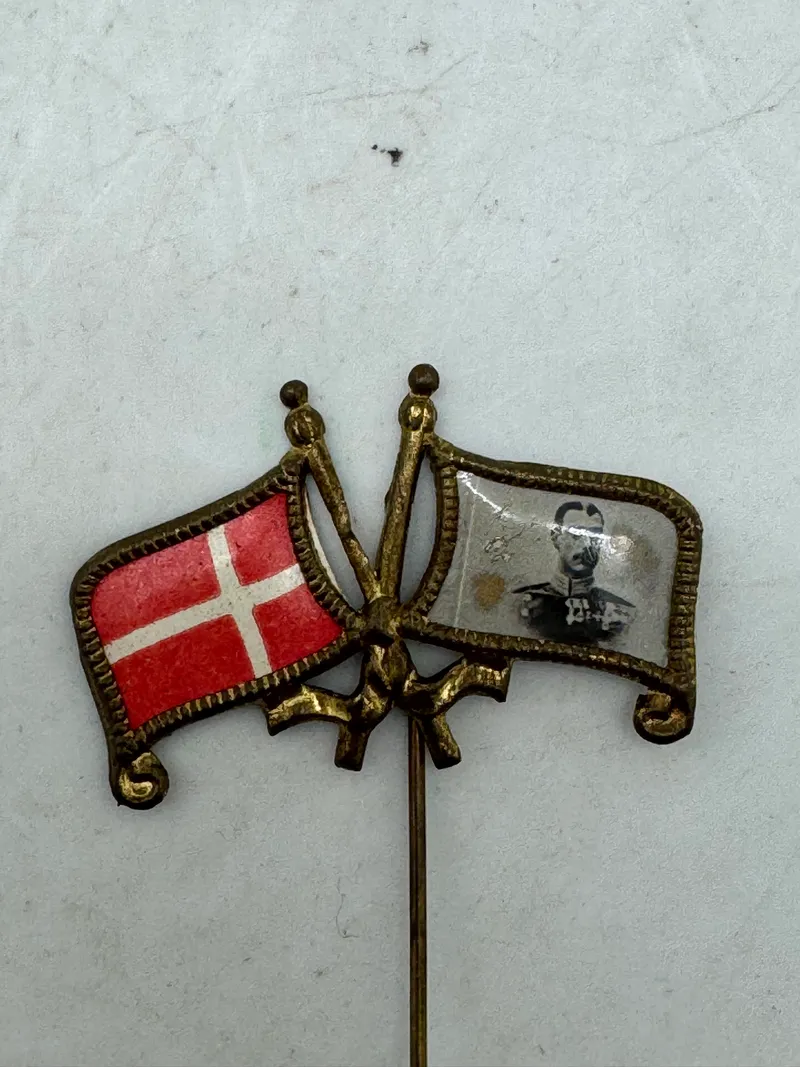Original Kong Christian X pin