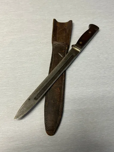 Dansk befalingsmandskniv M23