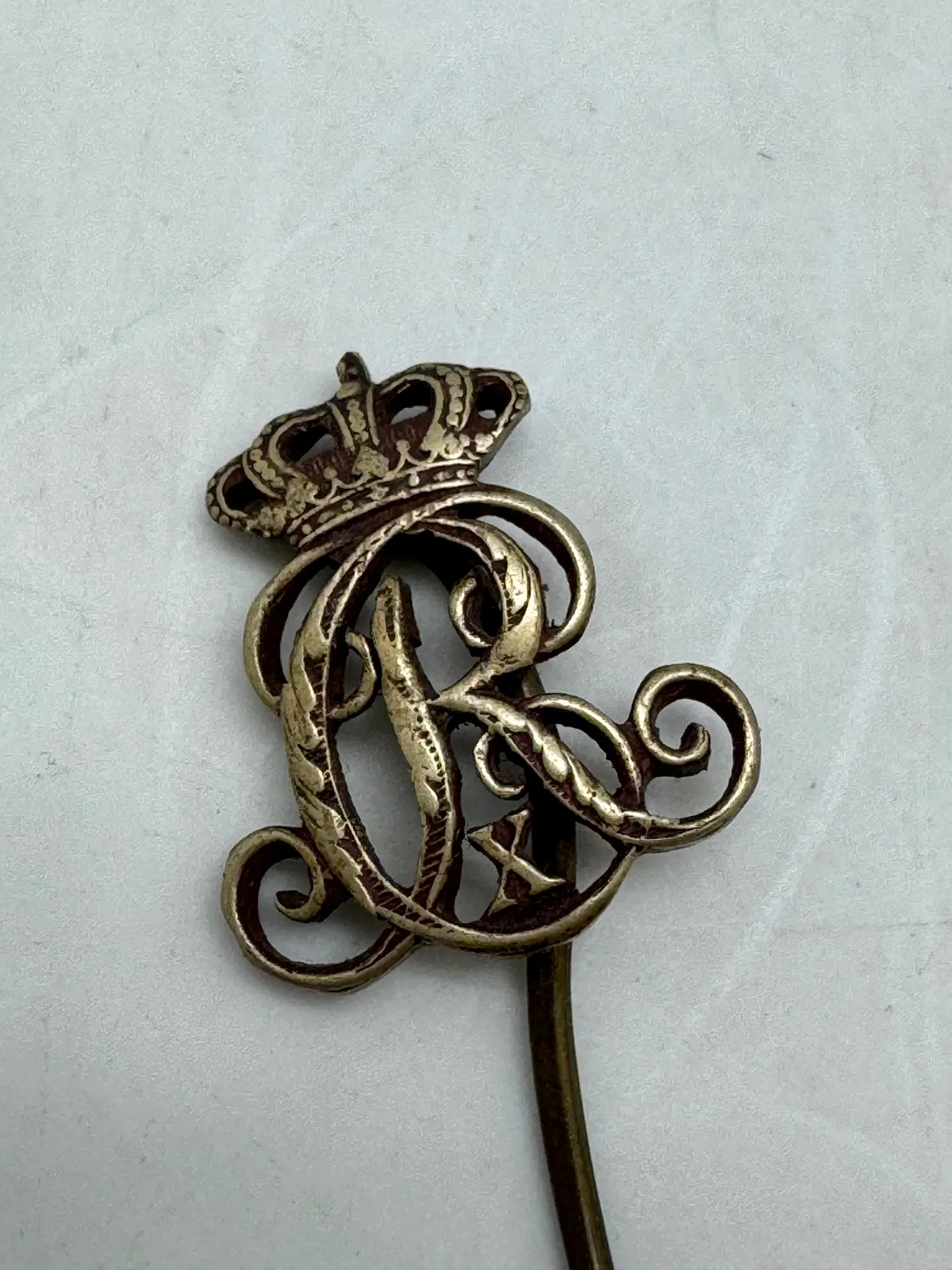 Kong Christian X pin