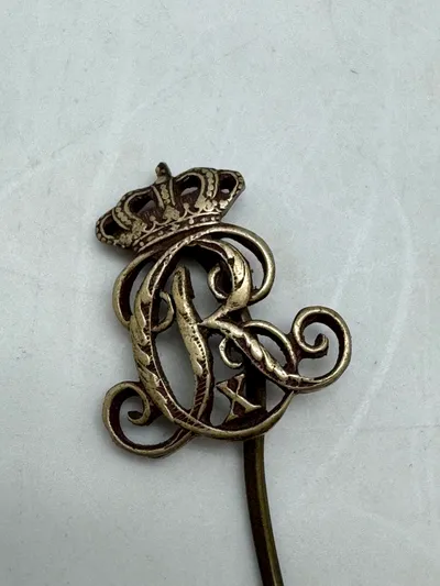 Kong Christian X pin