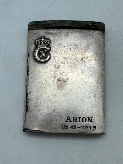 Kong Christian X æske dateret 1943